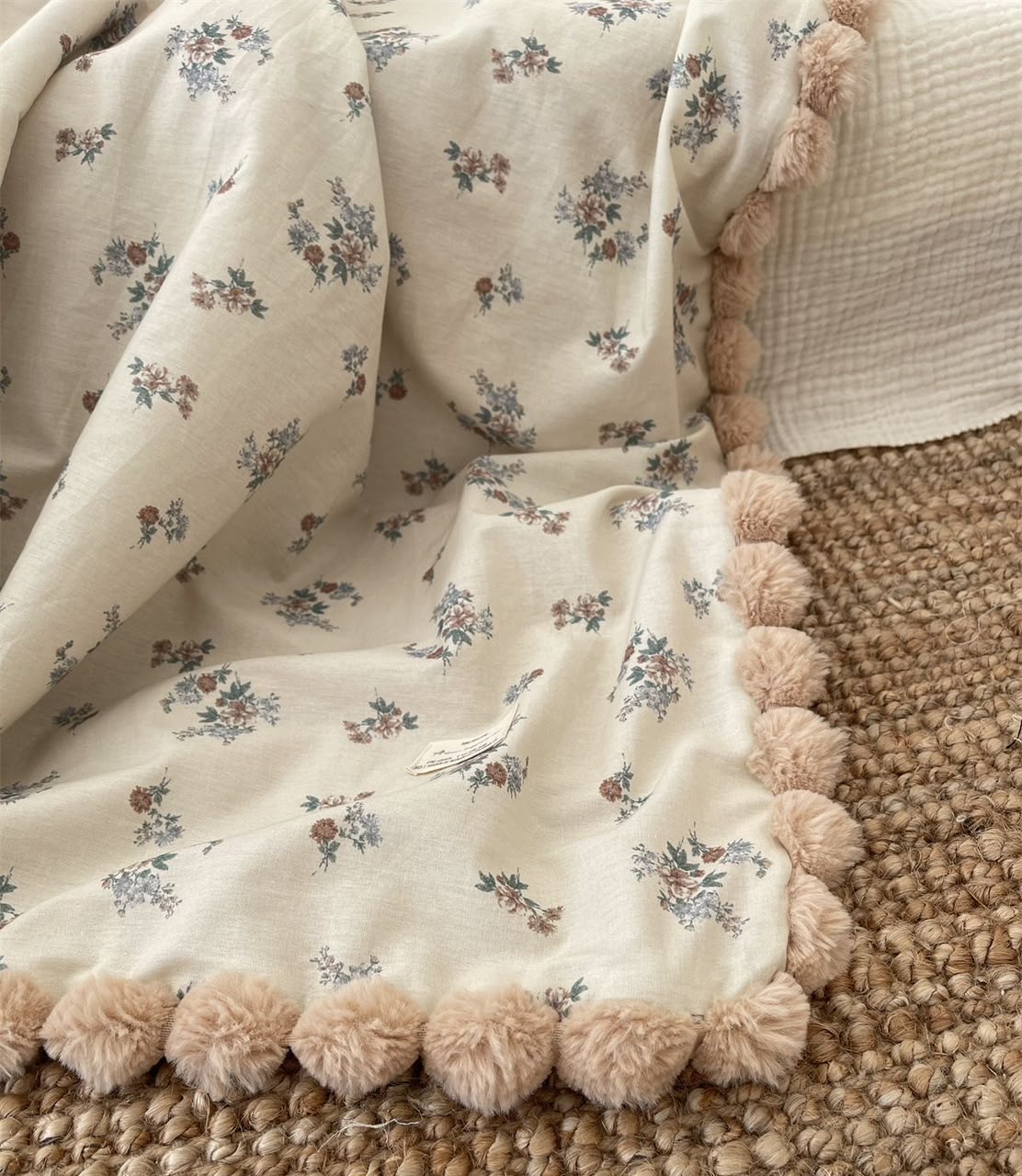 Newborn Tiny Pompom
