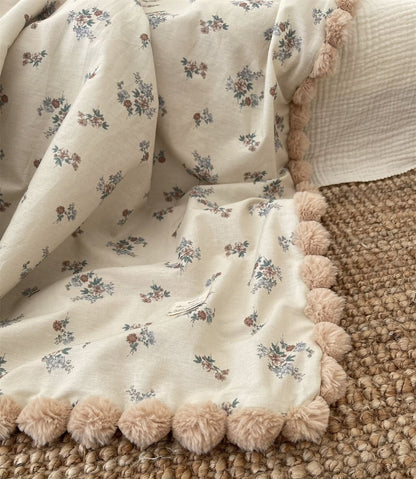 Newborn Tiny Pompom