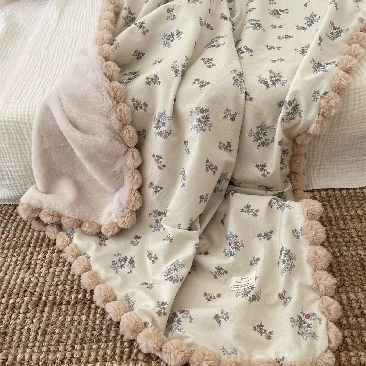 Newborn Tiny Pompom